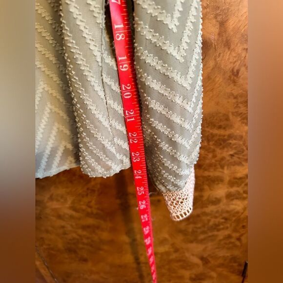 Chevron striped eye lit lace blouse - Picture 3 of 9